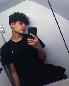 Alex Thompson